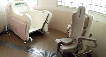 車椅子介護浴槽